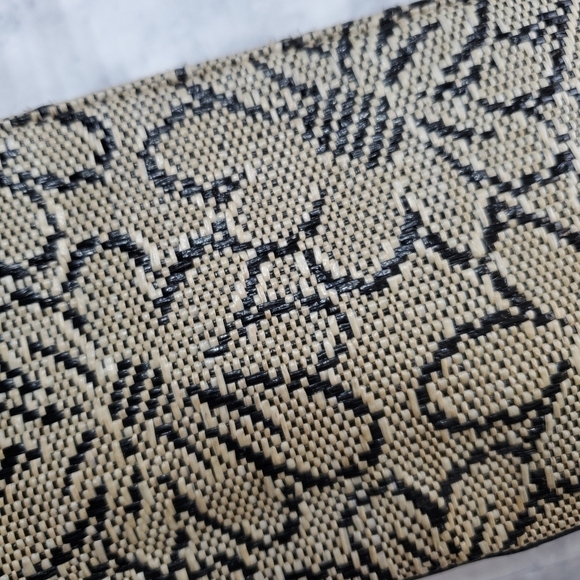 Mini Bag Cream Black Floral 90s Y2K Woven Plastic Design Zippered top - Picture 7 of 8